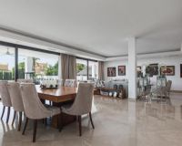 Resale - Villa - Marbella