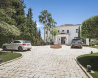 Jälleenmyynti - omakotitalo (Villa) - Marbella